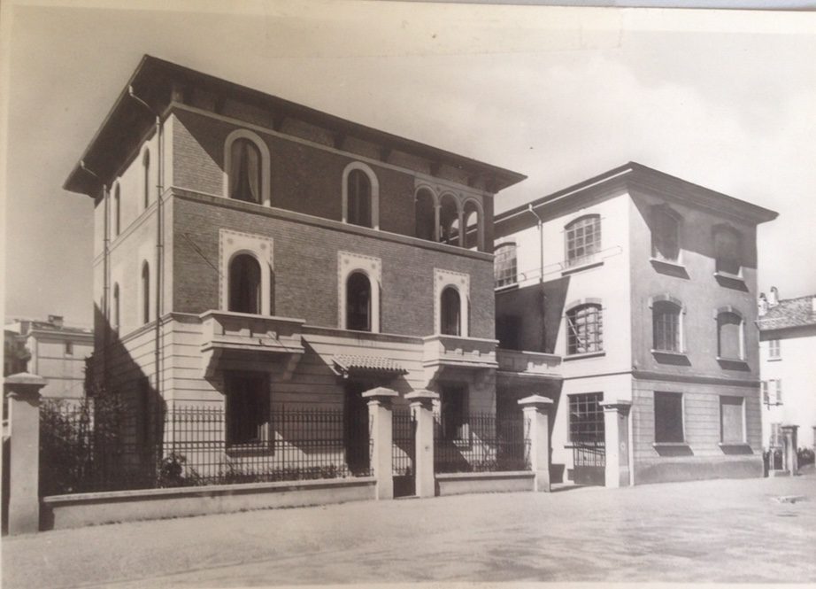 Fotografia storica dell'edificio alle origini